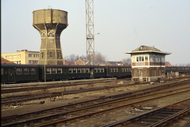 LESSINES  DIA 86-240.jpg